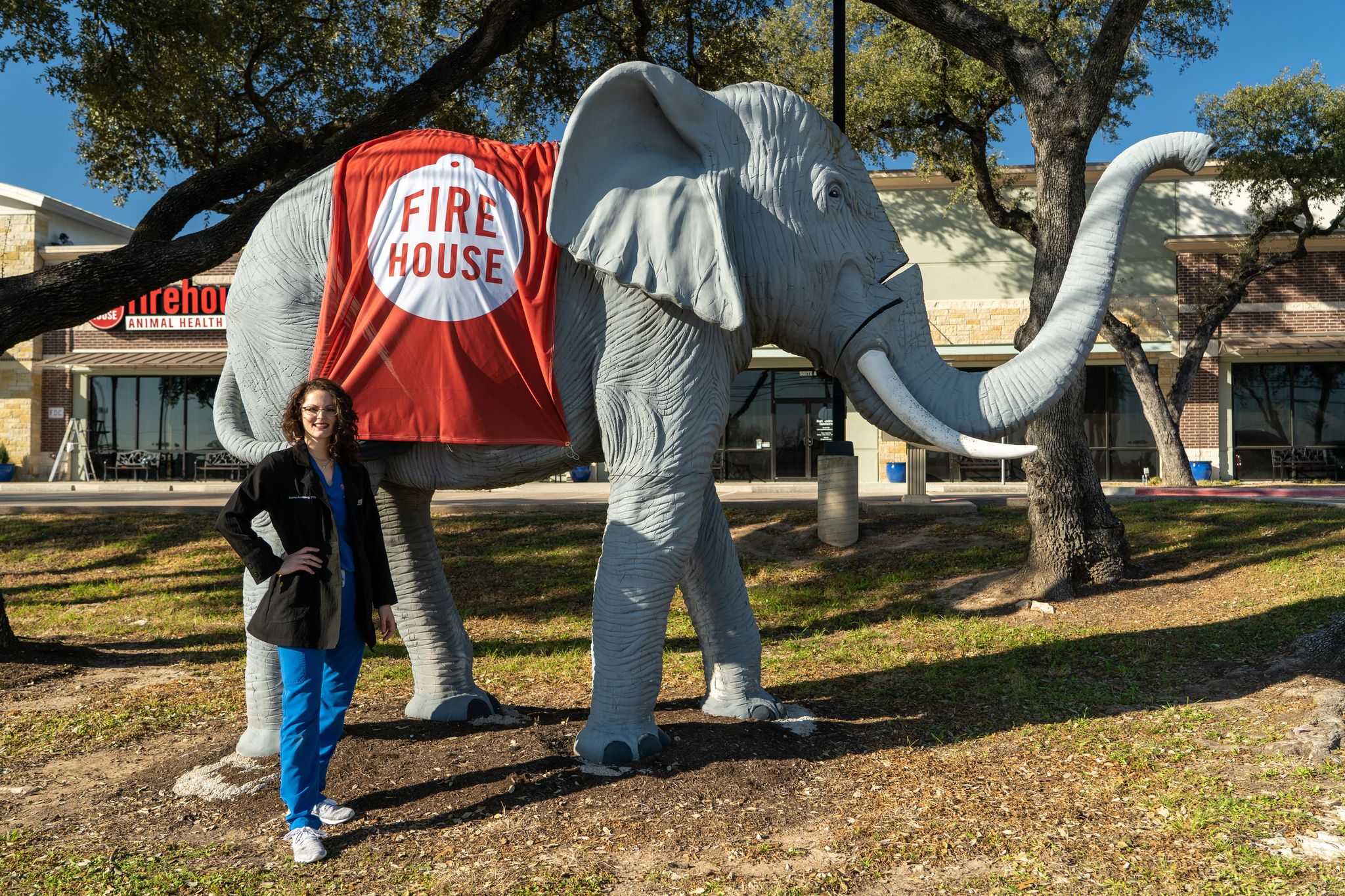 Dr Brianna Armstrong and elephant